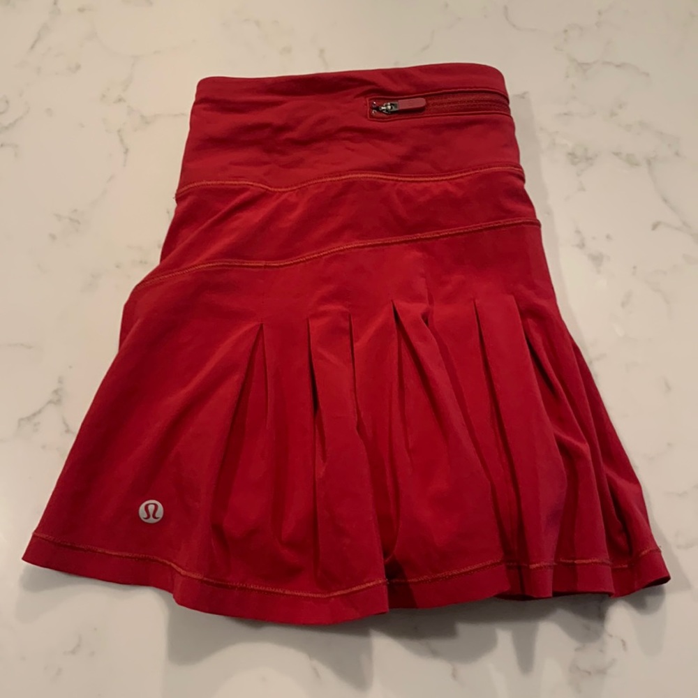 Lululemon skirt size 6